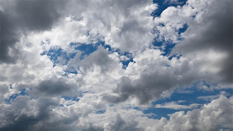 Zum Tag der Deutschen Einheit gibt es einen Mix aus Sonne und Wolken, dazu Temperaturen um die 21 Grad. (Archivbild)