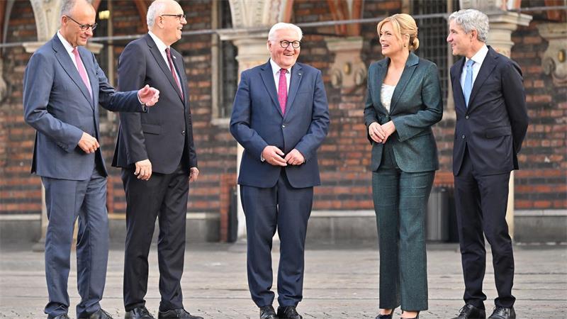 Zum Tag der Deutschen Einheit kamen zahlreiche hochrangige Politiker und Politikerinnen nach Bremen. 
