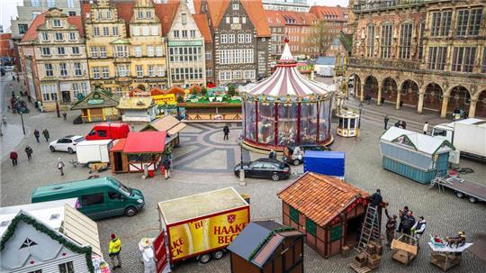 Zum Weihnachtsmarkt in Bremen kommen jährlich zahlreiche Besucherinnen und Besucher. (Archivbild)