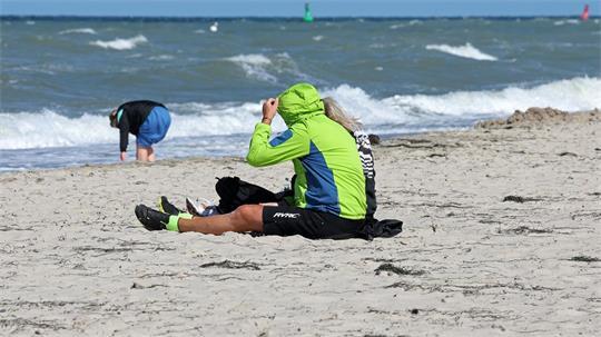 Zum Wochenstart lockt ein vorerst letzter spätsommerlicher Tag. (Symbolbild)