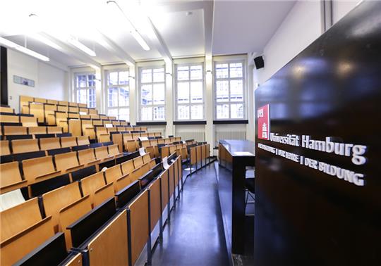 Zum aktuellen Sommersemester gab es bereits 614 Anmeldungen für das Orientierungsprogramm der Universität Hamburg. Foto: Ulrich Perrey/dpa