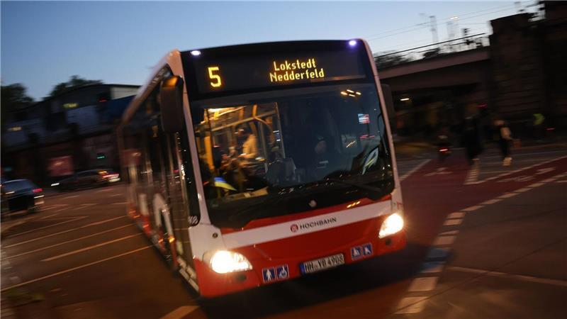 Zum dritten Mal streiken die Beschäftigten der Hochbahn in Hamburg. Viele Busverbindungen fallen aus (Symbolbild).