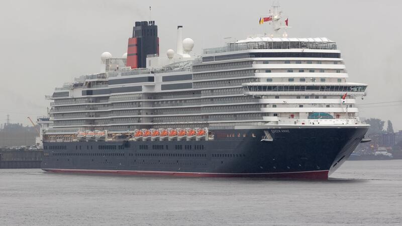 Kreuzfahrtschiff „Queen Anne“ läuft erstmals in Hamburg ein Zum ersten Mal besucht das Kreuzfahrtschiff „Queen Anne“ Hamburg.