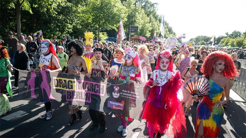 Zum ersten Mal gab es beim Berliner Christopher Street Day in Berlin einen Drag March. 