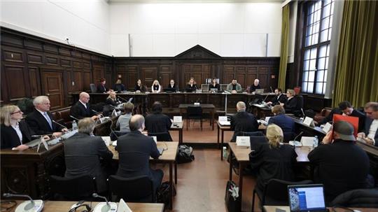 Zum sechsten Mal wird der mutmaßliche Chef der Entführer vom Gericht befragt.