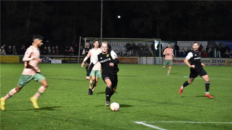 Zumindest eine Halbzeit lang bot Bundesligist Werder Bremen einige seiner Stars auf. Foto: Overschmidt