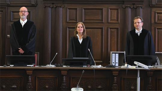 Zunächst muss der Staatsschutzsenat über einen Antrag der Verteidigung auf Einstellung des Verfahrens entscheiden. (Archivbild) 