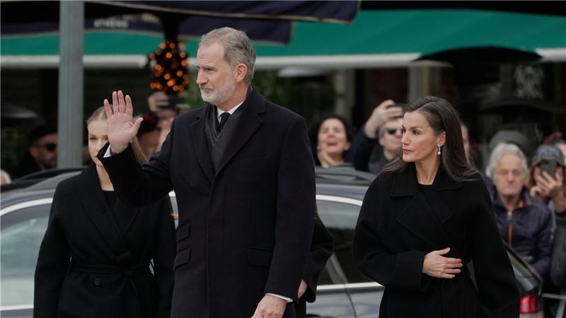 Zur Bestattung von Irene von Griechenland nach Athen gereist: Spaniens König Felipe (l).