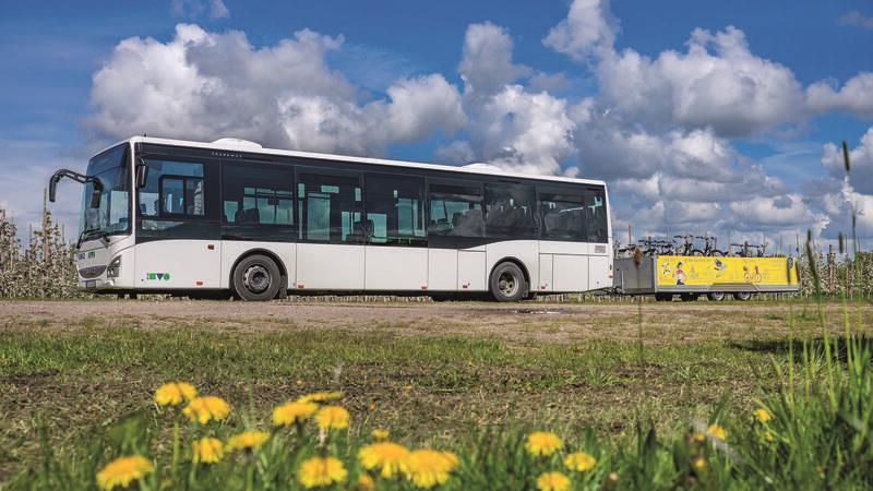 Wie der Elbe-Radwanderbus den Tourismus an der Niederelbe stärkt Zur Blüte 2025 startet der Elbe-Radwanderbus wieder durch - möglicherweise sogar bis in den Oktober hinein.