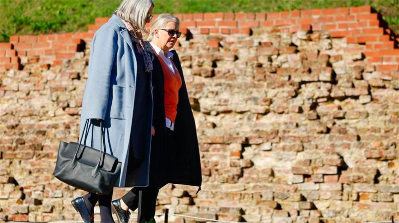 Zur Eröffnung kam neben Schleswig-Holsteins Kulturministerin Dort Stenke (links, CDU) auch Gitte Hougaard-Werner, Vorständin des Sydslesvigks Forening,