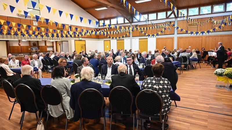 Neugründung: Warum der Lions Club Himmelpforten besonders ist Zur Gründungsfeier waren die Lions Clubs aus der Region geladen.