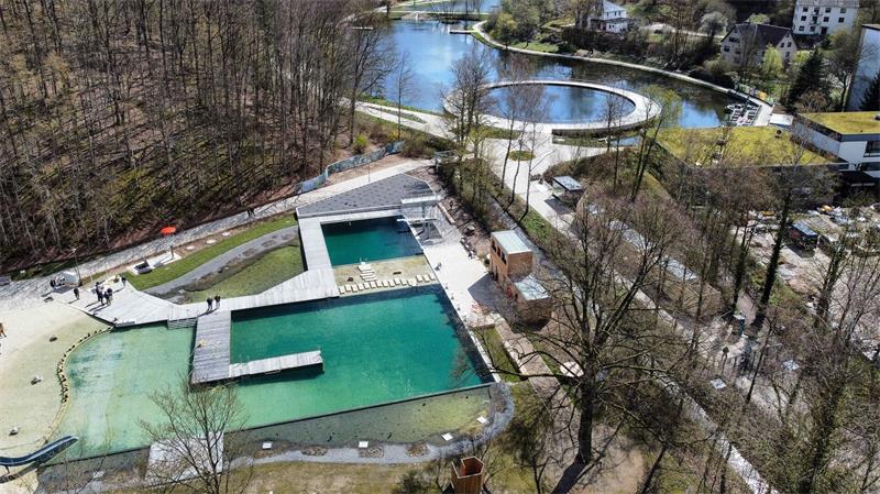 Schwarzbuch im Nordwesten: prominente Fälle und ein Dorfcafé Zur Landesgartenschau 2023 wurde das Sole-Freibad in Bad Gandersheim eröffnet. (Archivbild)