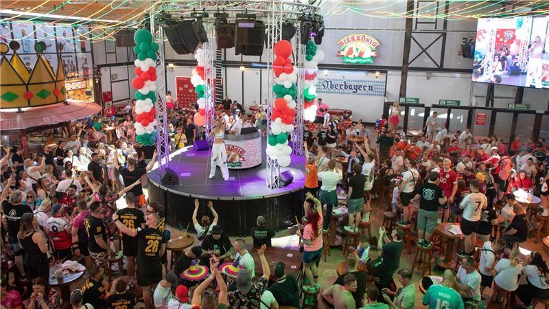 Zur Saisoneröffnung war der Bierkönig am Ballermann schon wieder gut besucht.