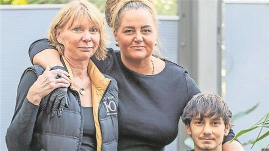 Nach Hygienemängeln: Das Restaurant Blattlaus will neu durchstarten Zurück in der Blattlaus: Beate Kühne (links) und ihre Mitarbeiterinnen und Mitarbeiter blicken nach vorn.