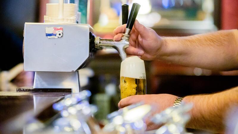 Zurzeit gelten mehr als 15.000 Restaurants, Gaststätten, Imbisse und Cafés in Deutschland als insolvenzgefährdet.