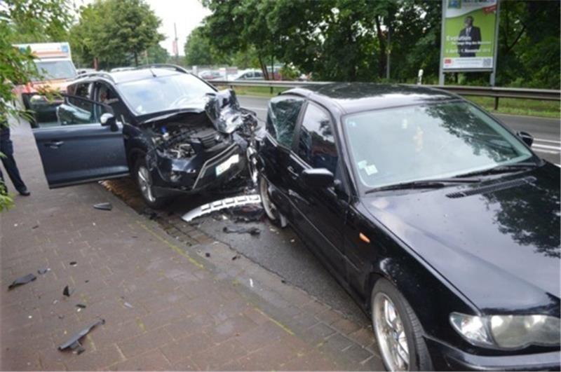 Zusammenstoß der beiden Fahrzeuge in Ovelgönne. Foto: Polizei