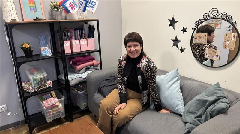 Ihr Job bei der Stadt Stade ist einzigartig in Niedersachsen Zutritt nur für Mädchen: Catherine Bartl im Mädchenraum im Jugendzentrum Alter Schlachthof.
