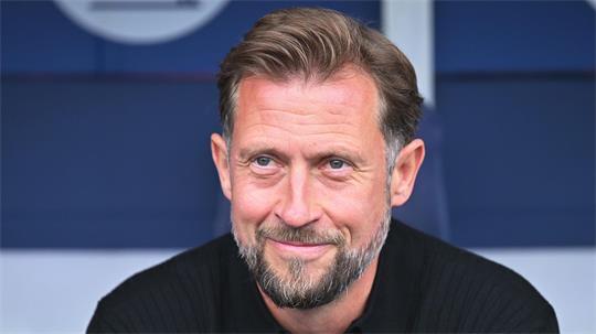 Zuversichtlich mit Eintracht Braunschweig in die Saison: Trainer Lars Kornetka. (Archivbild) 