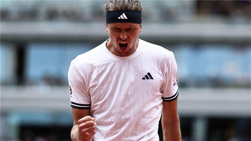 Sieg auch gegen „Dämonen“: Zverev im Viertelfinale von Paris Zverev jubelt über einen Punktgewinn.