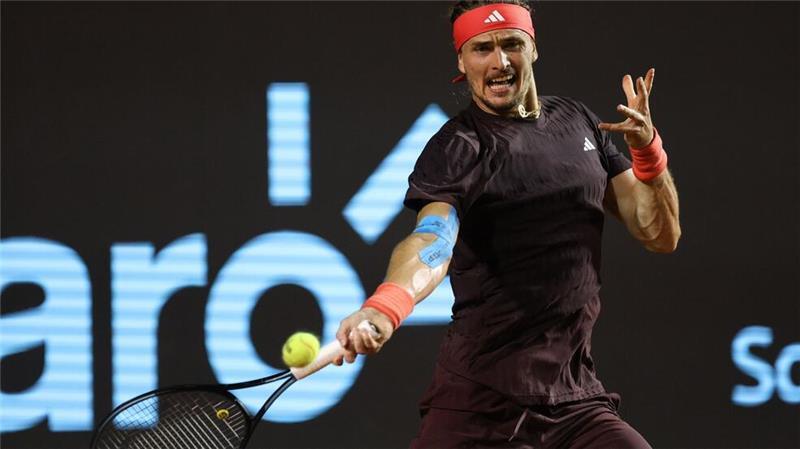 Zverev geht in Rio „ans Limit“ und steht im Viertelfinale Zverev tat sich gegen den Kasachen Schewtschenko in der Hitze von Rio erneut schwer.