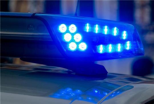 Zwei 14-Jährige haben am Sonntag in Bremervörde für Ärger gesorgt. Die Polizei sucht weitere Geschädigte. Foto: Inderlied/dpa/Symbolbild
