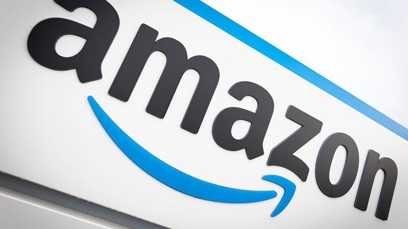 Amazon-Mitarbeiter zu Haftstrafen verurteilt Zwei Amazon-Mitarbeiter sind nach Diebstählen zu Haftstrafen verurteilt worden.