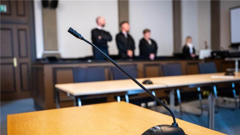 Geplanter Brandanschlag aus Solidarität mit RAF-Terroristen Zwei Angeklagte legten teilweise ein Geständnis ab.