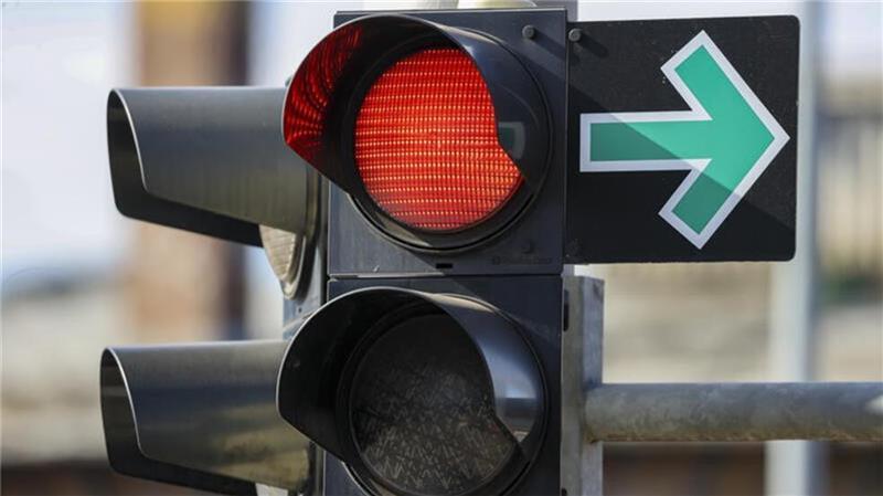Rote Ampel missachtet: Unfall auf der Harsefelder Straße in Stade Zwei Autos sind auf der Harsefelder Straße in Stade kollidiert (Symbolbild).