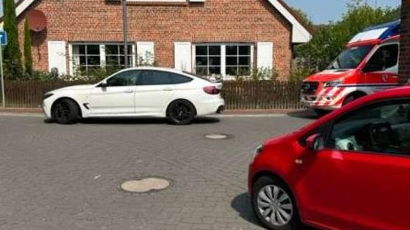 Zwei Autos sind in Zeven zusammengeprallt, dabei wurde eine BMW-Fahrerin leicht verletzt.
