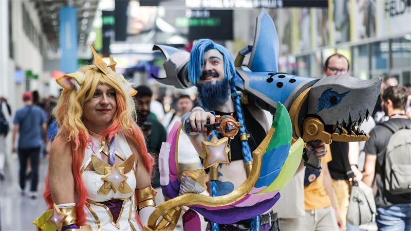 Preise für Gaming-Hardware steigen wegen Chip-Knappheit Zwei Cosplayer bei der Gamescom 2025 - auch dieses Jahr dürften viele Kostümierte bei der Gamescom auftauchen. (Archivbild)