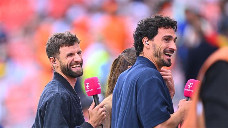 Zwei Ex-Weltmeister - aber auch zwei für den DFB? Thomas Müller (l) und Mats Hummels. (Archivbild)