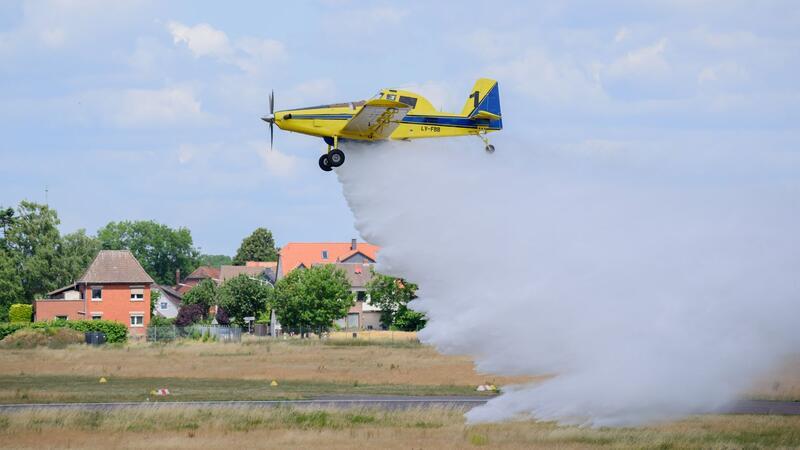 Zwei Flugzeuge aus Niedersachsen sollen bei einer Vegetationsbrandbekämpfung in Nordmazedonien unterstützen. (Archivbild)