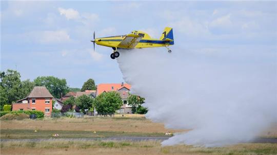 Zwei Flugzeuge aus Niedersachsen sollen bei einer Vegetationsbrandbekämpfung in Nordmazedonien unterstützen. (Archivbild)
