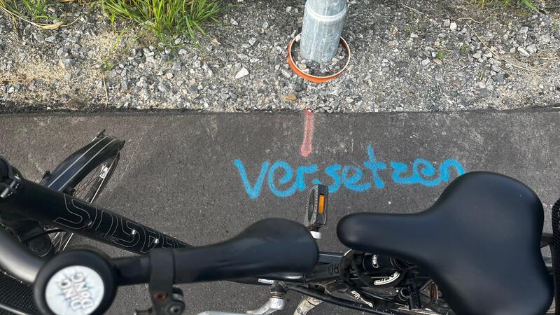 Zwei Lichtmasten müssen noch versetzt werden.