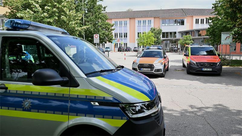 Gewalttat am Gymnasium - „Schreckliche Stunden“ in Schongau Zwei Mädchen wurden bei der Tat schwer verletzt.