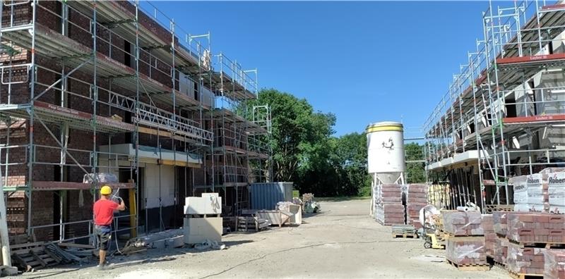 Hafencity Horneburg: Was an der Lühe zurzeit gebaut wird Zwei Mehrfamilienhäuser mit Mietwohnungen und ein Appartementhaus für Kurzzeit-Mieter werden auf dem ehemaligen Hartmann-Gelände am Ende der Hafenstraße gebaut. Foto: Lohmann