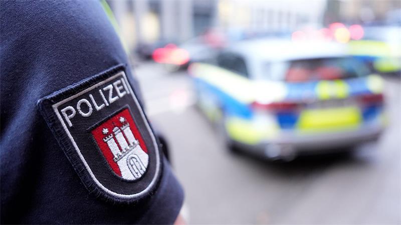 Zwei Menschen sind bei einem Autounfall in Hamburg verletzt worden. (Symbolbild)