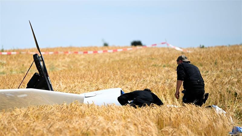Zwei Menschen starben bei dem absturz-