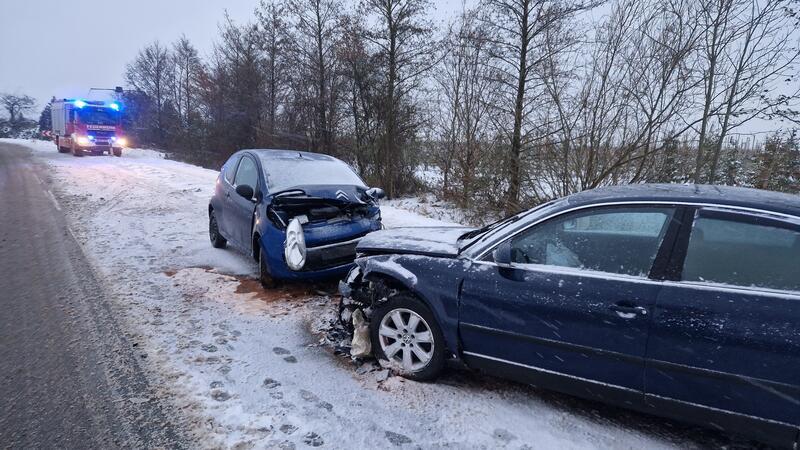 Zwei Menschen wurden bei dem Unfall in Wetterndorf verletzt.