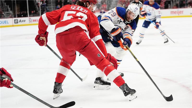 Zwei NHL-Topstars gemeinsam für Deutschland: Moritz Seider (l) und Leon Draisaitl (r). (Archivbild)