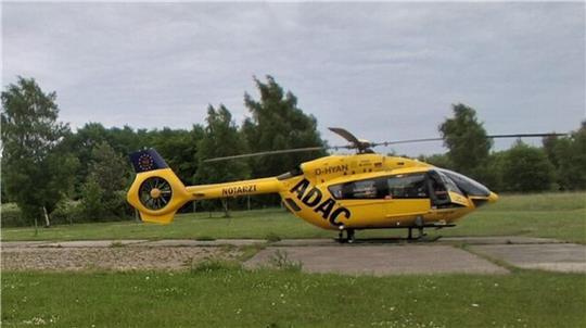 Zwei Rettungswagen und ein Hubschrauber waren am Sonntagabend am Kreidesee im Einsatz.