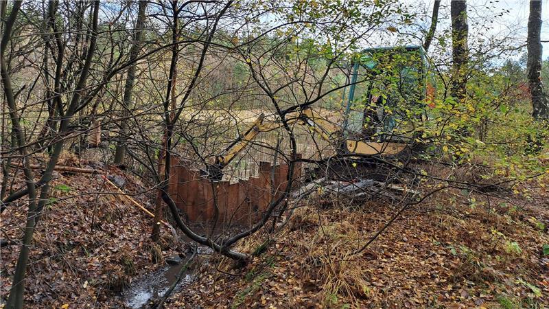Zwei Staue zur Regulierung des Wasserabflusses wurden erneuert.
