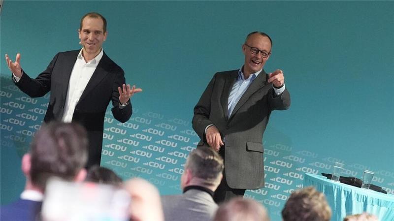 Wahlkampfendspurt in Hamburg mit Merz und Baerbock Zwei Tage vor der Bürgerschaftswahl in Hamburg hat Bundestagswahlsieger Friedrich Merz (CDU) seinen Parteifreunden in der Hansestadt den Rücken gestärkt.