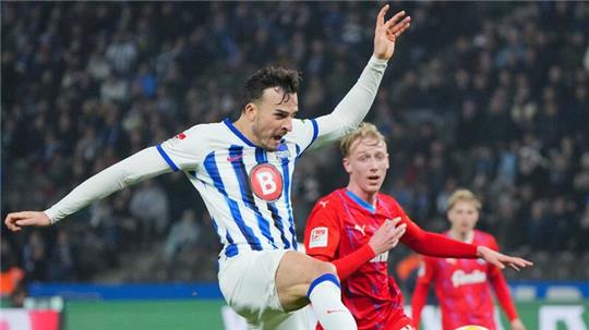 Zwei Tore von Haris Tabakovic (l) reichten Hertha gegen Kiel nicht zum Sieg.