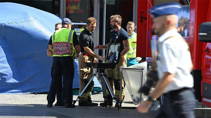 Aufzüge stürzen auf Baustelle in Brüssel ab - Sechs Tote Zwei Verletzte werden in Krankenhäusern versorgt.