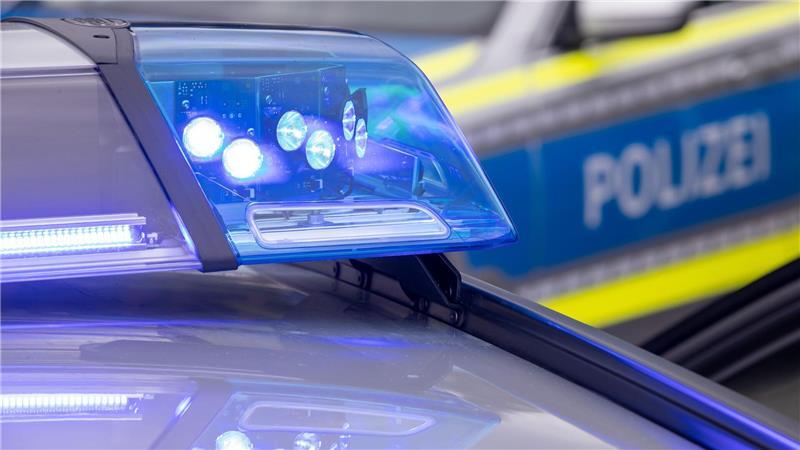 Zwei mit Macheten bewaffnete Männer haben eine Tankstelle überfallen und sind dann auf Fahrrädern geflüchtet. (Symbolbild)