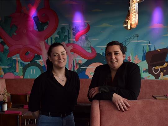 Zwei starke Frauen: Sabrina Klapper (rechts) und ihre Betriebsleiterin Sabrina Klemz. Foto: Strüning