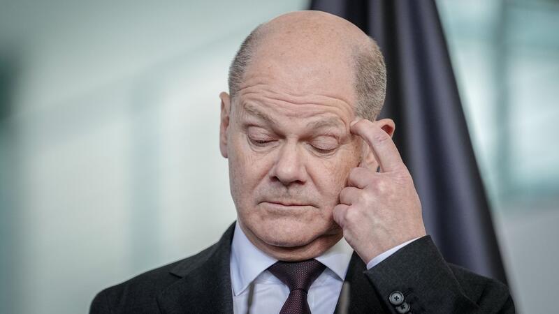 Zweieinhalb Jahre Ampel-Regierung unter Olaf Scholz hätten wirtschaftspolitisch ihre Spuren hinterlassen, kritisieren Familienunternehmer.