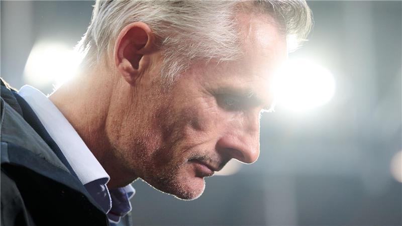 Zweifelt am Rückhalt des Vereins: Schalke-Trainer Kees van Wonderen.