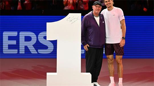 Zweimal Alexander und die Eins: Tennis-Champion Zverev mit seinem Vater.